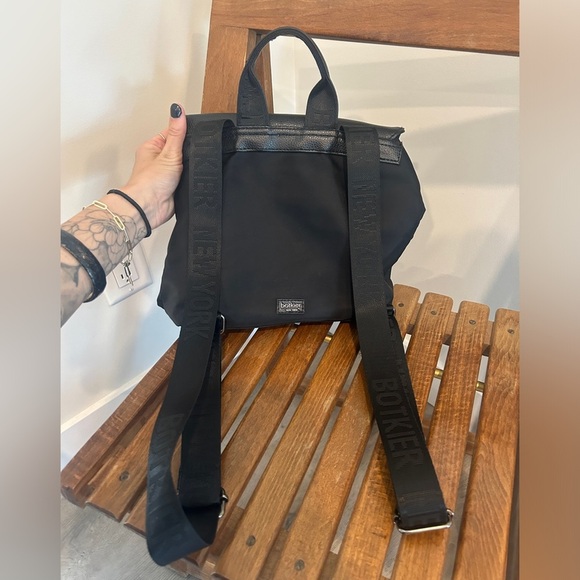 BOTKIER NEW YORK Trigger Backpack - Picture 2 of 8